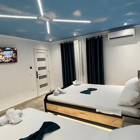 Hotel Davids Koman ภายนอก รูปภาพ