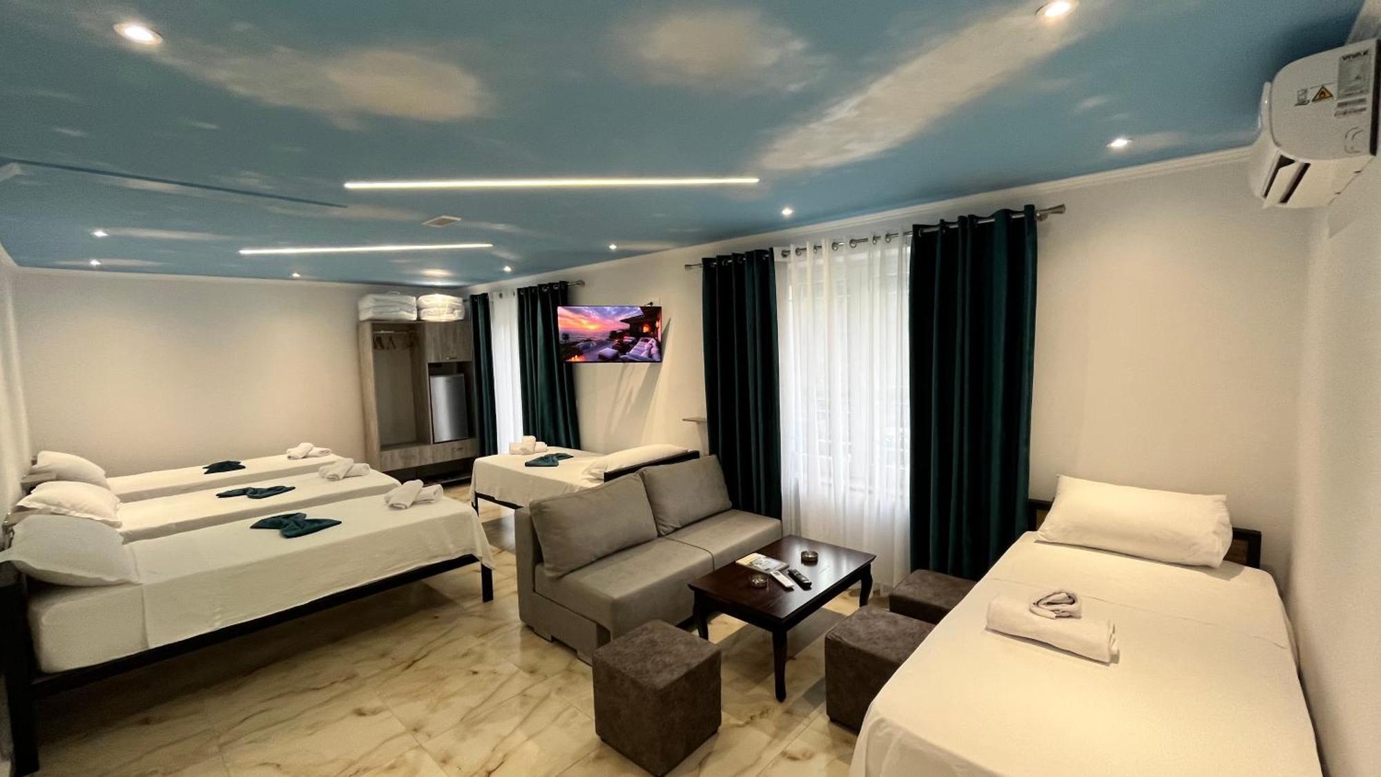 Hotel Davids Koman ภายนอก รูปภาพ
