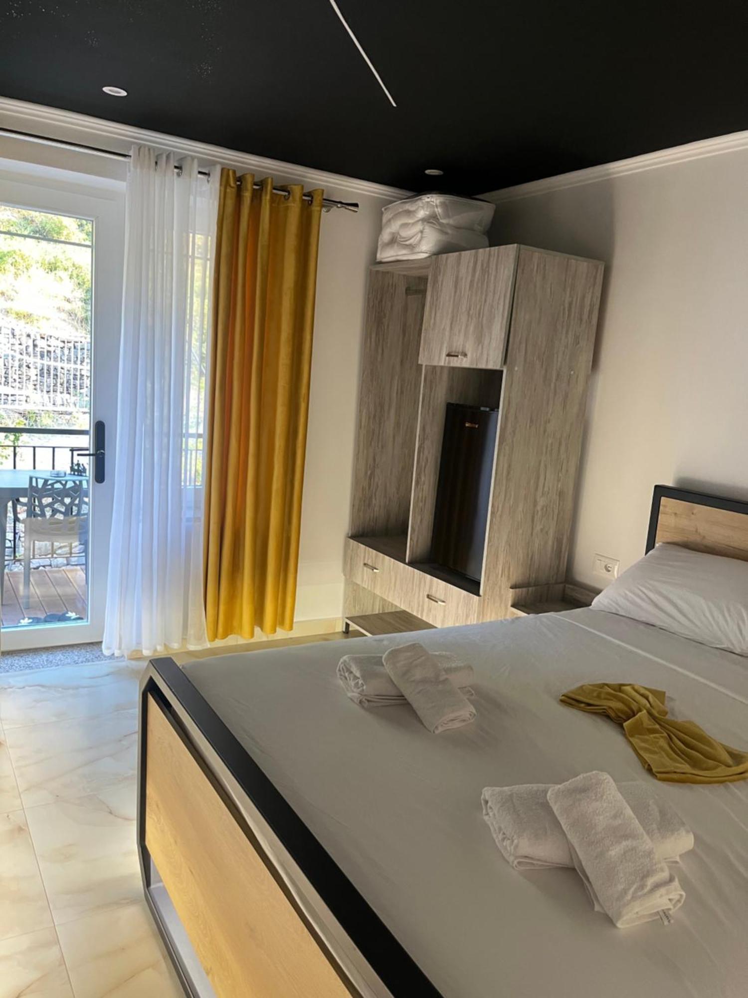 Hotel Davids Koman ภายนอก รูปภาพ